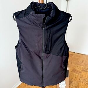 Lululemon El Primo Primaloft Men's Sleeveless Puffer Vest in Black and Charcoal